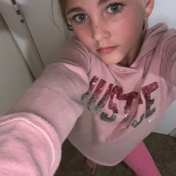 Set - Picture 2 of 4